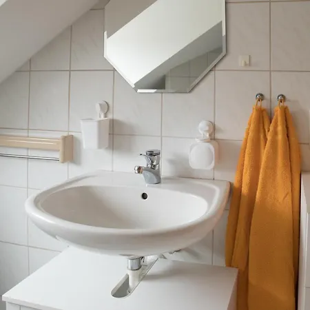 Apartment Wittmann, 2 Og., Fuer Bis Zu 3 Personen Bad Staffelstein